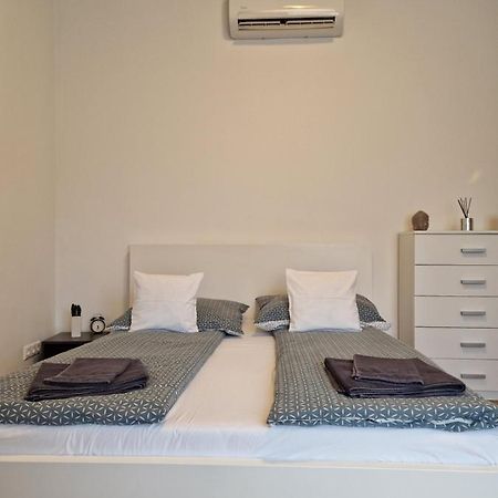 Altair Airport Apartman 베체스 외부 사진