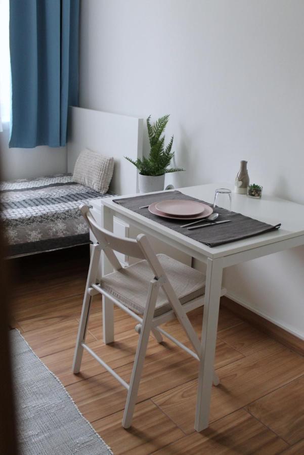Altair Airport Apartman 베체스 외부 사진