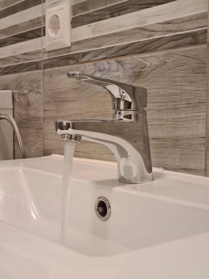 Altair Airport Apartman 베체스 외부 사진