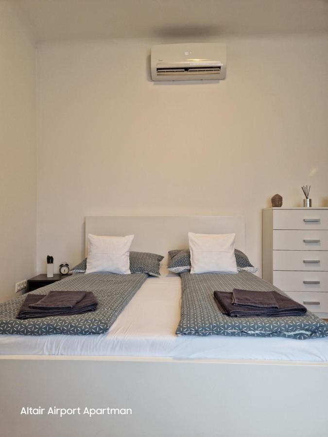 Altair Airport Apartman 베체스 외부 사진