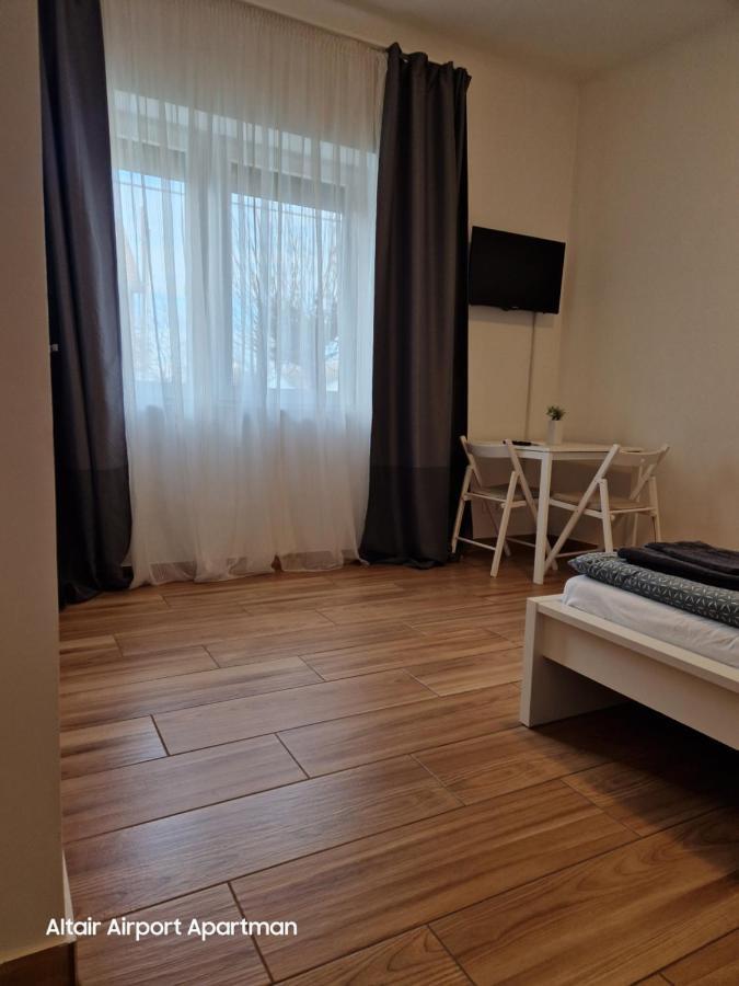 Altair Airport Apartman 베체스 외부 사진
