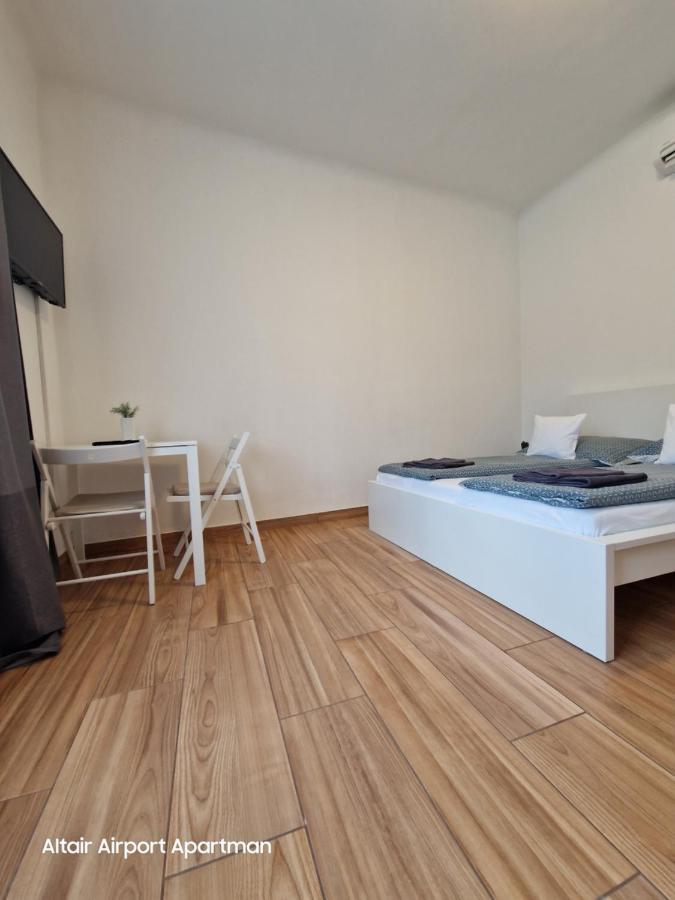 Altair Airport Apartman 베체스 외부 사진