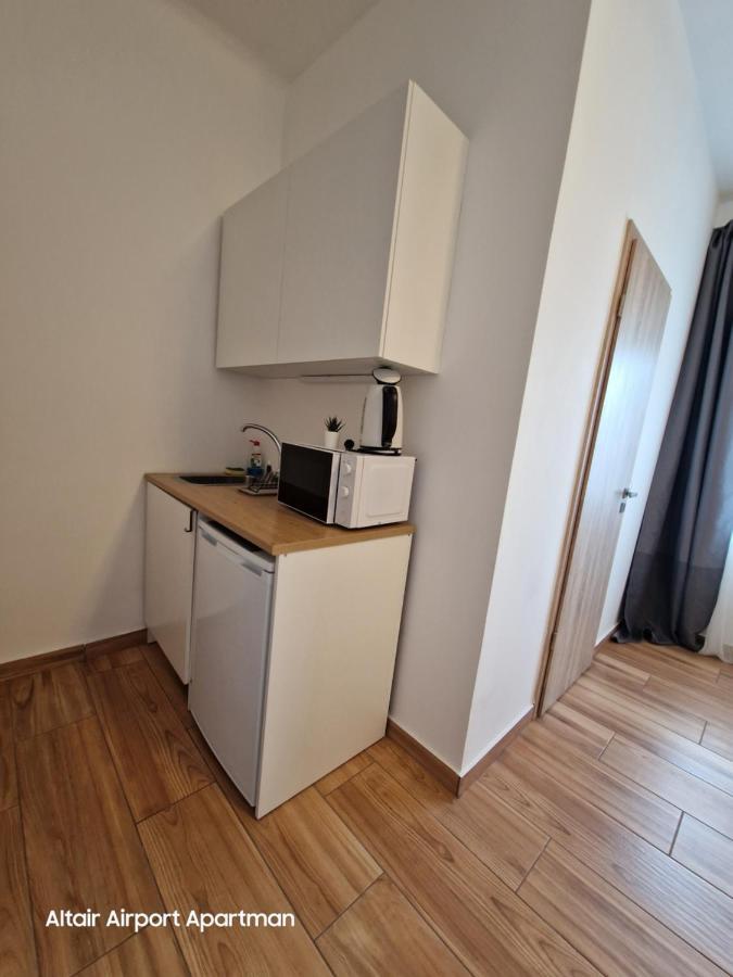 Altair Airport Apartman 베체스 외부 사진