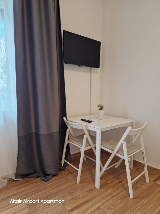 Altair Airport Apartman 베체스 외부 사진