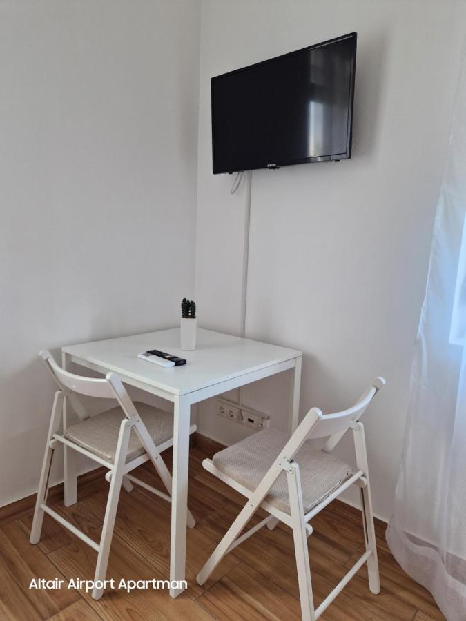 Altair Airport Apartman 베체스 외부 사진