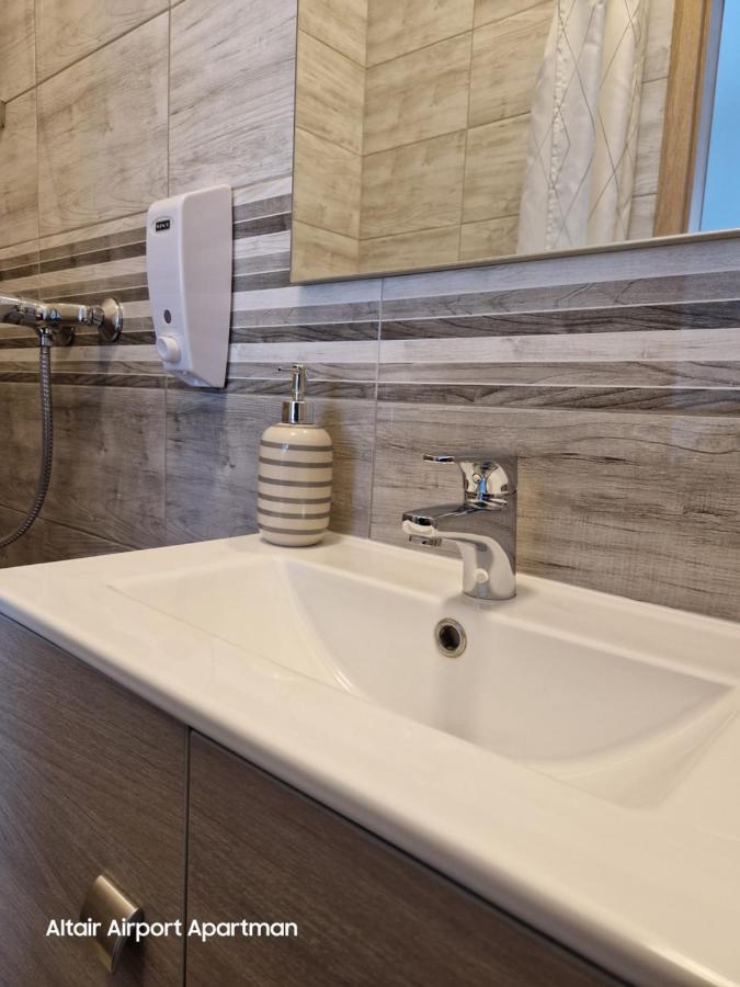 Altair Airport Apartman 베체스 외부 사진